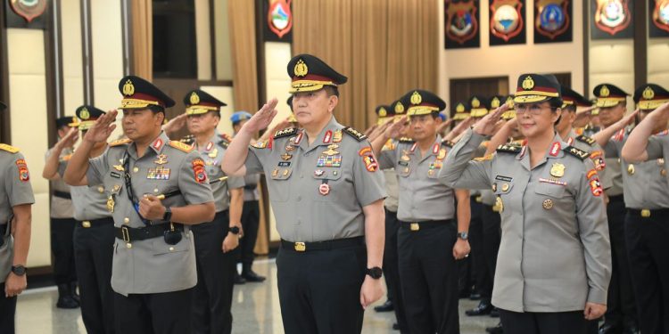 Kapolri Promosikan 2 Irjen Jadi Komjen, Total 49 Pati Naik Pangkat