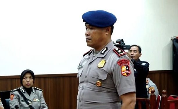 Danyon Brimob Kompol Cosmas Kaju Gae Dipecat Tidak Hormat Gegara Kasus Ojol Tewas Terlindas Rantis