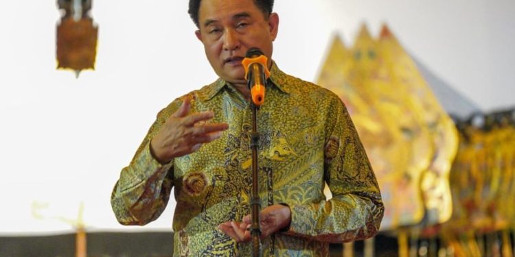 Yusril Sarankan TNI Dialog dengan CEO Malaka Project Ferry Irwandi