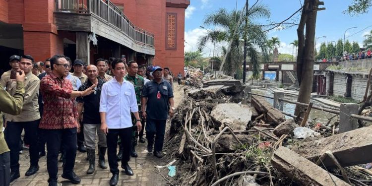 Wapres Gibran Tinjau Pasar Badung Pascabanjir Bandang: Harus Cepat Pulih