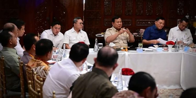 Presiden Prabowo Gelar Rapat di Kertanegara, Bahas Ketahanan Pangan hingga Perbaikan Program MBG