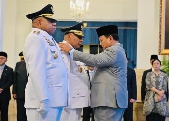 Papua Punya Pemimpin Baru! Matius Fakhiri dan Aryoko Rumaropen Resmi Dilantik Presiden Prabowo