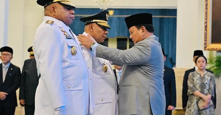 Papua Punya Pemimpin Baru! Matius Fakhiri dan Aryoko Rumaropen Resmi Dilantik Presiden Prabowo